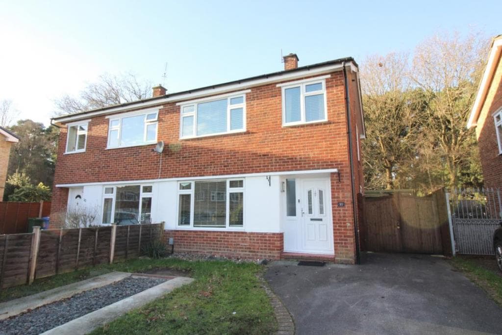 Henley Close, Farnborough, Hants, GU14