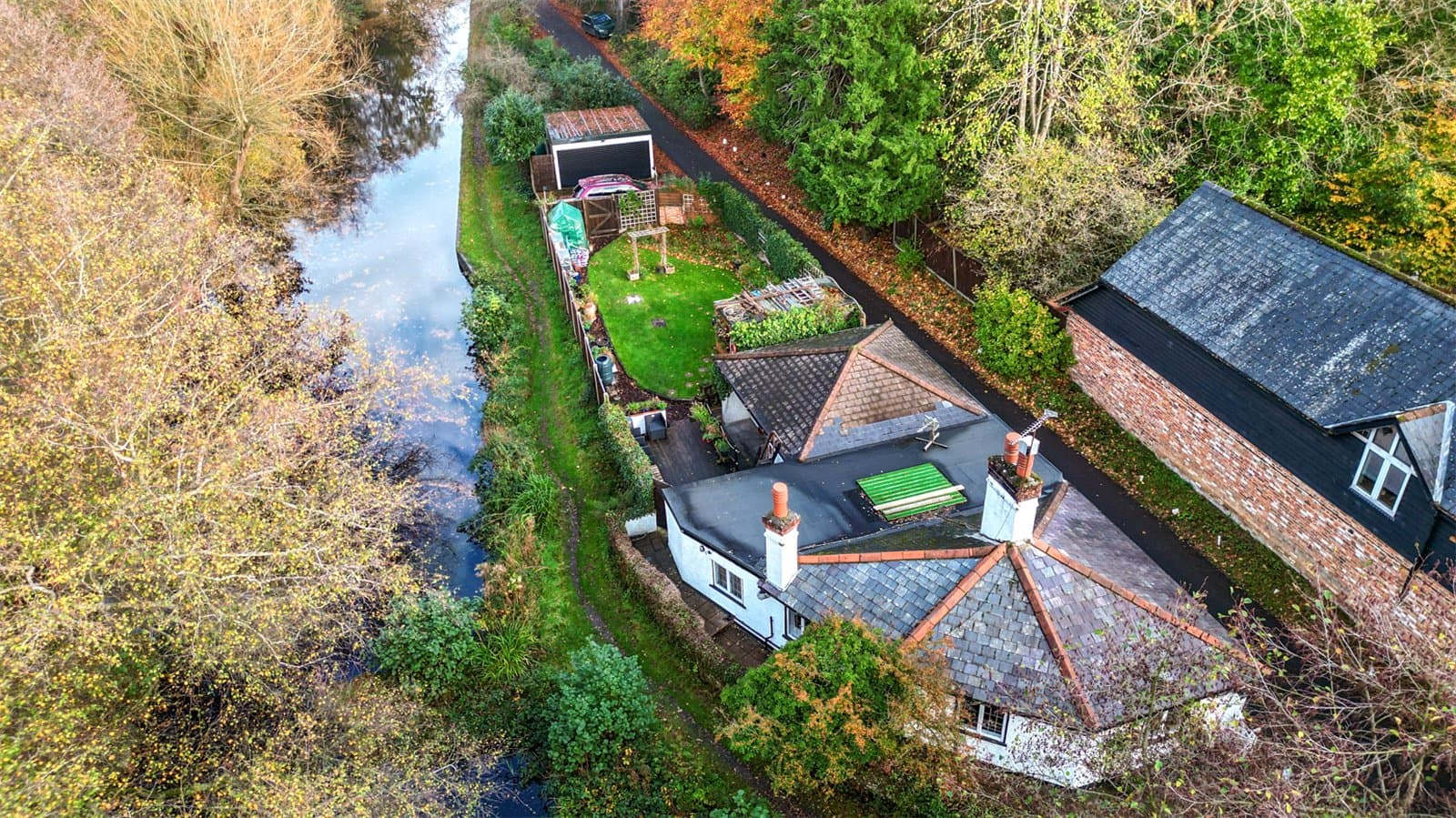 Guildford Road, Frimley Green, Camberley, Surrey, GU16 6NT